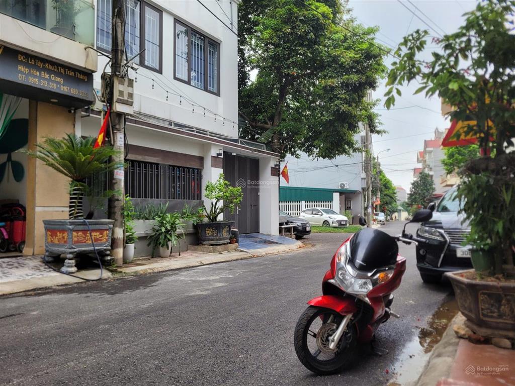 Chính chủ bán căn nhà 3 tầng có vỉa hè tại phố thắng, hiệp hòa, bắc giang. ~79m2 cho thuê 60tr/năm