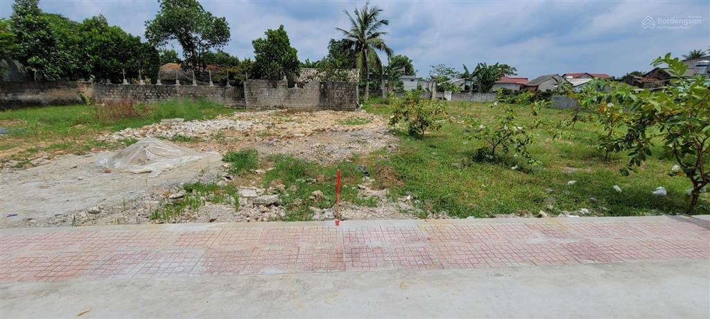 Tôi cần bán gấp lô đất đẹp 550m2 full thổ cư tại thăng long, nông cống, sát cao tốc bến en.