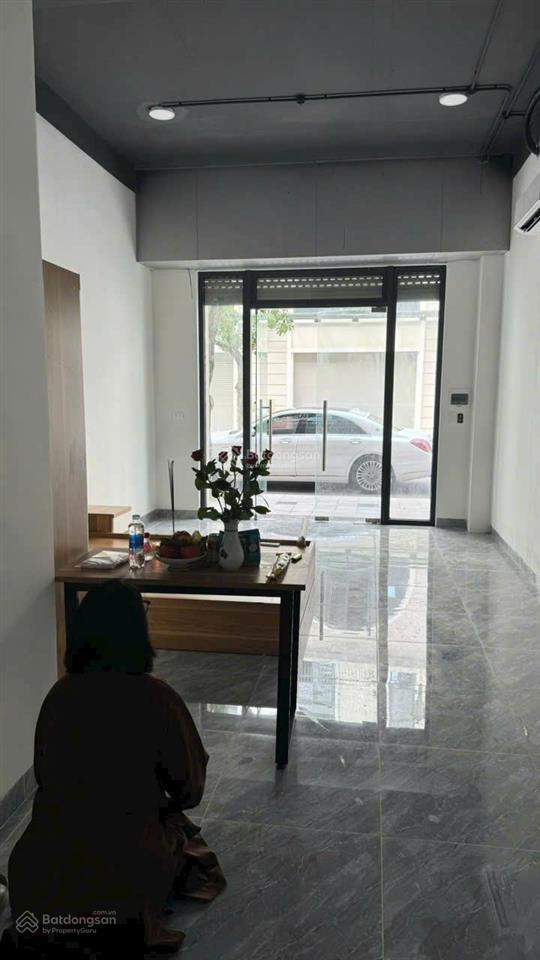 Cho thuê nhà riêng 48m mặt sàn giá thuê 4tr/tháng. đầu tháng 10 vào ở được xem nhà tại vinhome ocp2