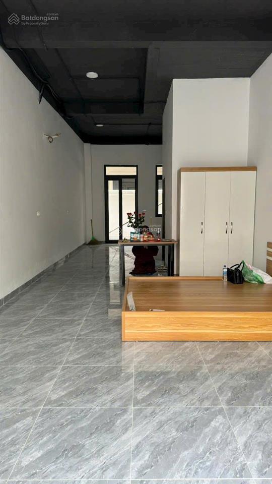 Cho thuê nhà riêng 48m mặt sàn giá thuê 4tr/tháng. đầu tháng 10 vào ở được xem nhà tại vinhome ocp2