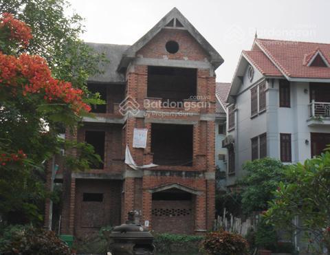 Bán bt tại đtm mỹ đình ii, dt 180m2, mt 10m, đã xây thô 3,5 tầng  0977 323 ***