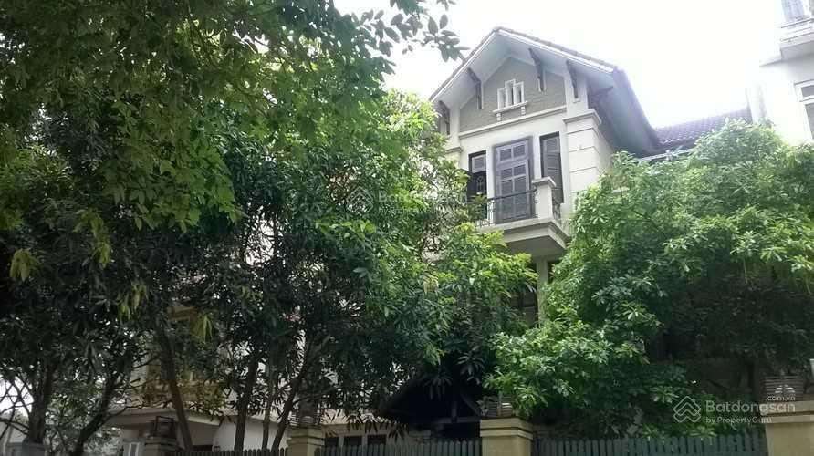 Bán bt tại đtm mỹ đình ii, dt 180m2, mt 10m, đã xây thô 3,5 tầng  0977 323 ***