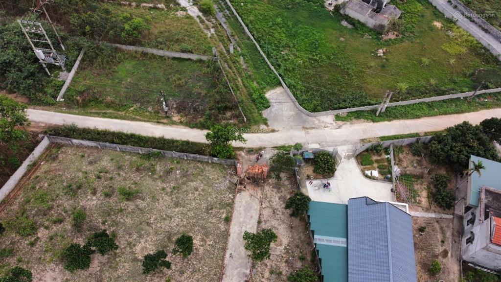 Chính chủ cần bán lô đất gần 3000m2 có 400m2 thổ cư. đường ô tô đánh võng, thông hai đầu