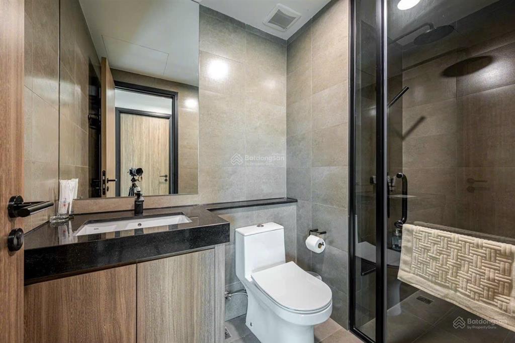 Chuyên bán giá tốt cc giai việt dt lớn 3pn  dt 150m2, nhà đẹp, sổ hồng, tiện ích đầy đủ có tttm