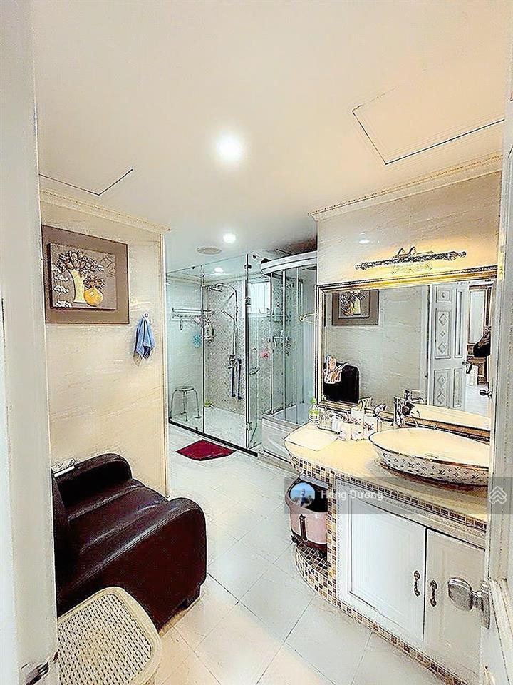 Bán gấp giá tốt căn hộ giai việt 2pn 115m/3pn 150m. sổ hồng. trung tâm p5 q8. giá tốt. nhà thoáng