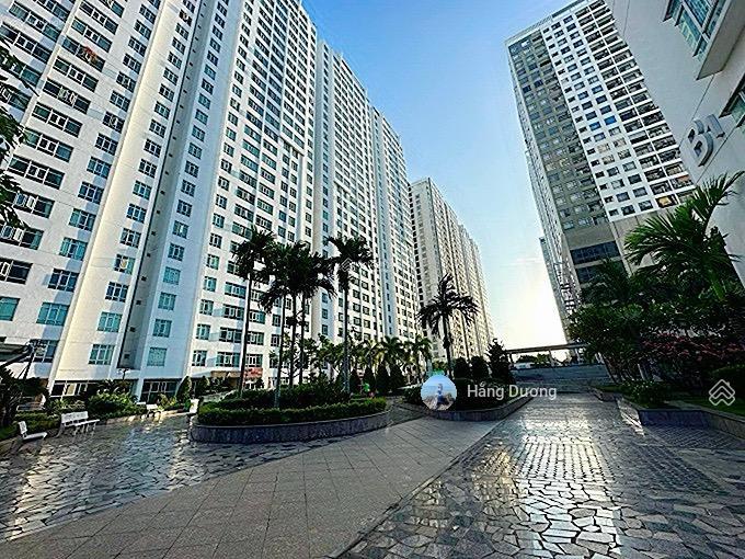 Bán gấp giá tốt căn hộ giai việt 2pn 115m/3pn 150m. sổ hồng. trung tâm p5 q8. giá tốt. nhà thoáng