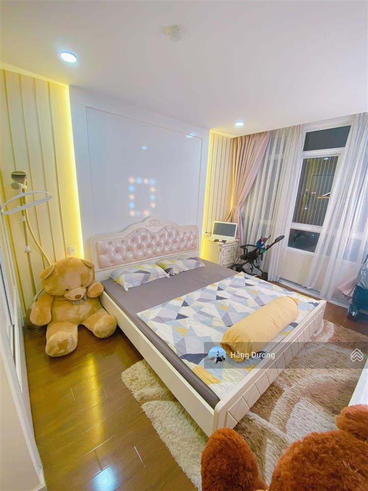 Bán gấp giá tốt căn hộ giai việt 2pn 115m/3pn 150m. sổ hồng. trung tâm p5 q8. giá tốt. nhà thoáng