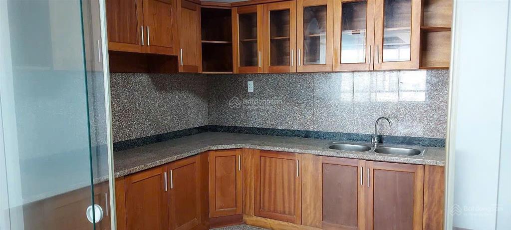 Bán gấp cc giai việt. 2pn 2wc 115m2. giá tốt. sổ hồng lâu dài. vị trí đẹp tại mt tạ quang bửu p5 q8