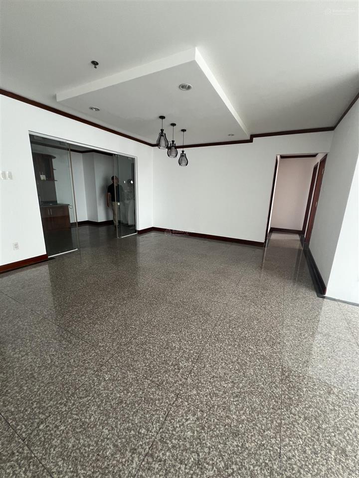 Chuyên cho thuê căn hộ 2pn 115m giai việt. nhà xinh full nội thất. giá tốt, view đẹp thoáng mát mát