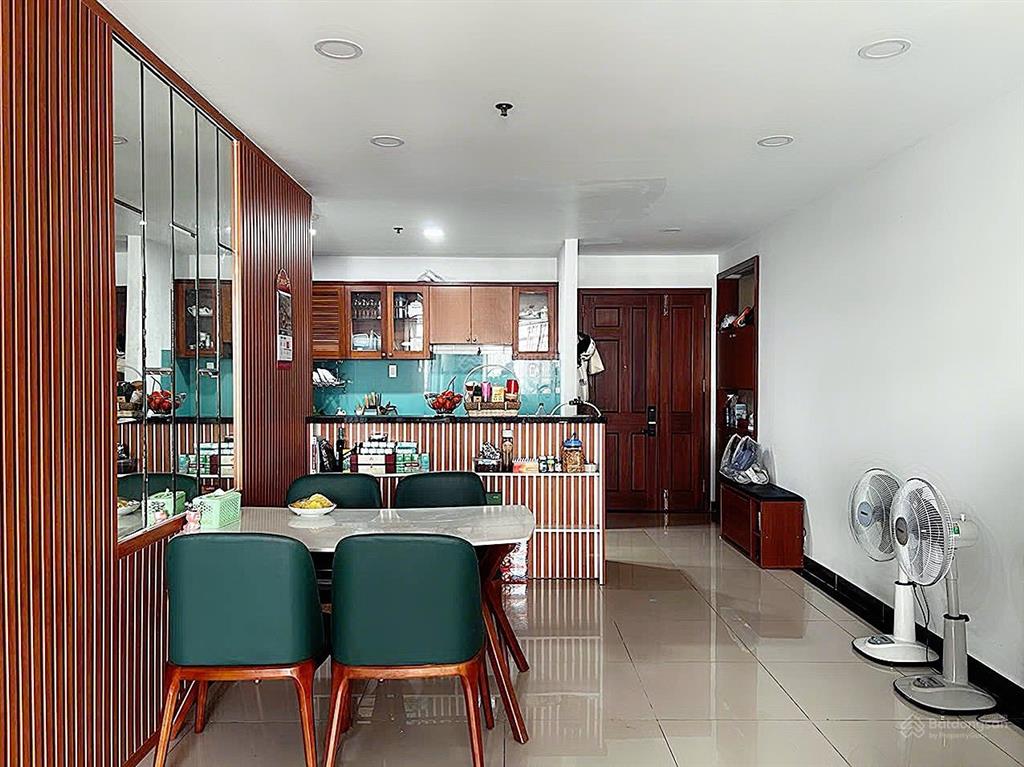 Bán gấp căn hộ giai việt, dt 115m2 thiết kế 3pn 2wc ở p5 q8. sổ hồng chính chủ. view đẹp thoáng mát