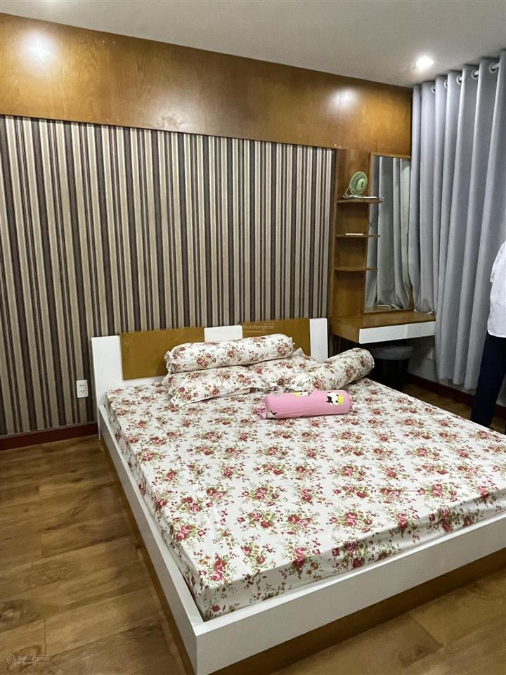 Cho thuê căn hộ giai việt  2pn 2wc 115m2, full nội thất giá 14tr, vị trí thuận tiện, có tttm