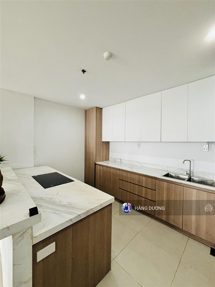 Bán căn hộ giai việt  duplex thông tầng  dt 230m2  sổ hồng lâu dài  vị trí trung tâm. giá tốt