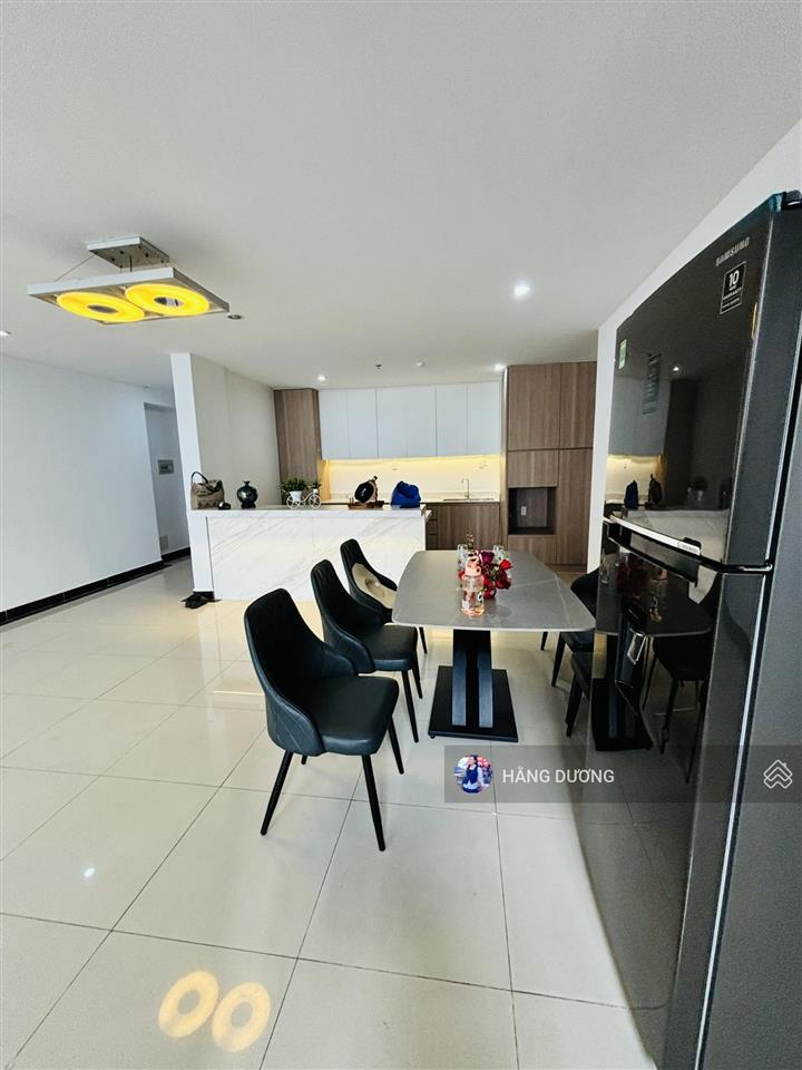 Bán căn hộ giai việt  duplex thông tầng  dt 230m2  sổ hồng lâu dài  vị trí trung tâm. giá tốt