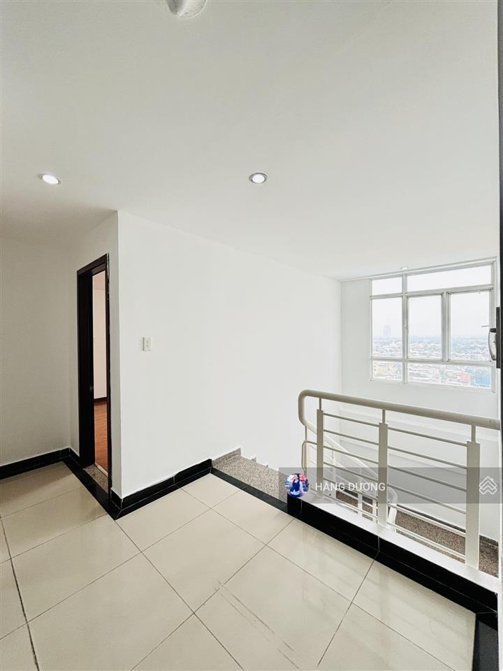 Bán căn hộ giai việt  duplex thông tầng  dt 230m2  sổ hồng lâu dài  vị trí trung tâm. giá tốt