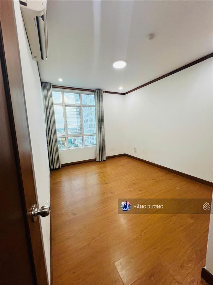 Chuyên bán căn hộ giai việt  góc 3pn 150m2  sổ hồng chính chủ  ngay central mall q8 view thoáng