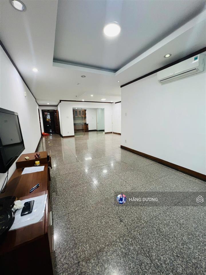 Chuyên bán căn hộ giai việt  góc 3pn 150m2  sổ hồng chính chủ  ngay central mall q8 view thoáng