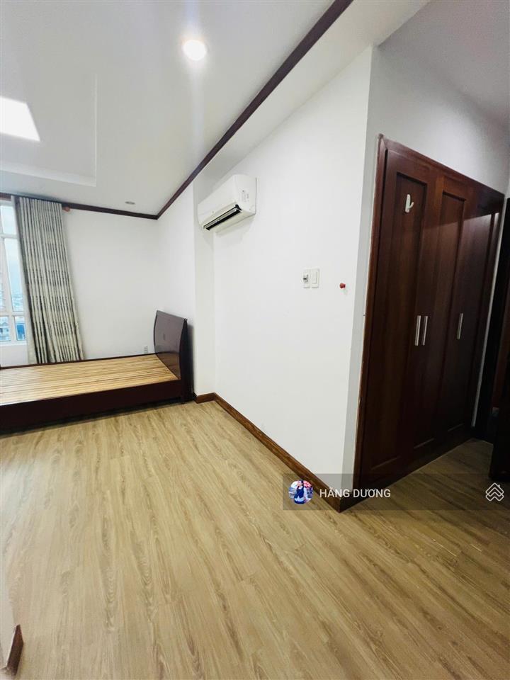 Chuyên bán căn hộ giai việt  góc 3pn 150m2  sổ hồng chính chủ  ngay central mall q8 view thoáng