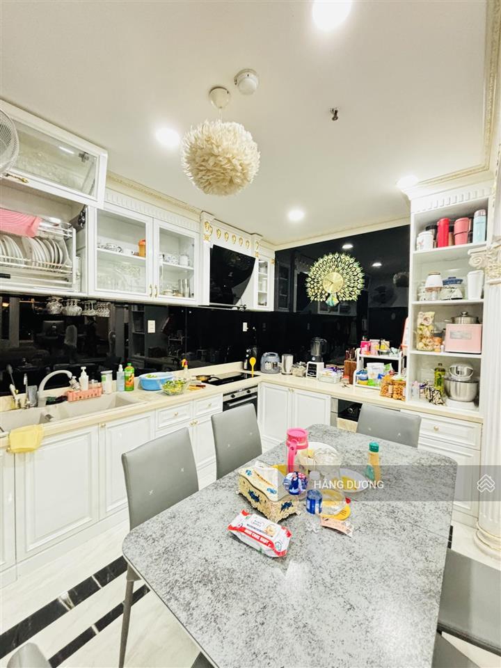 Cần bán một số căn hộ giai việt 3pn  dt 150m2 sổ hồng chính chủ. nhà đẹp thoáng. giá thương lượng