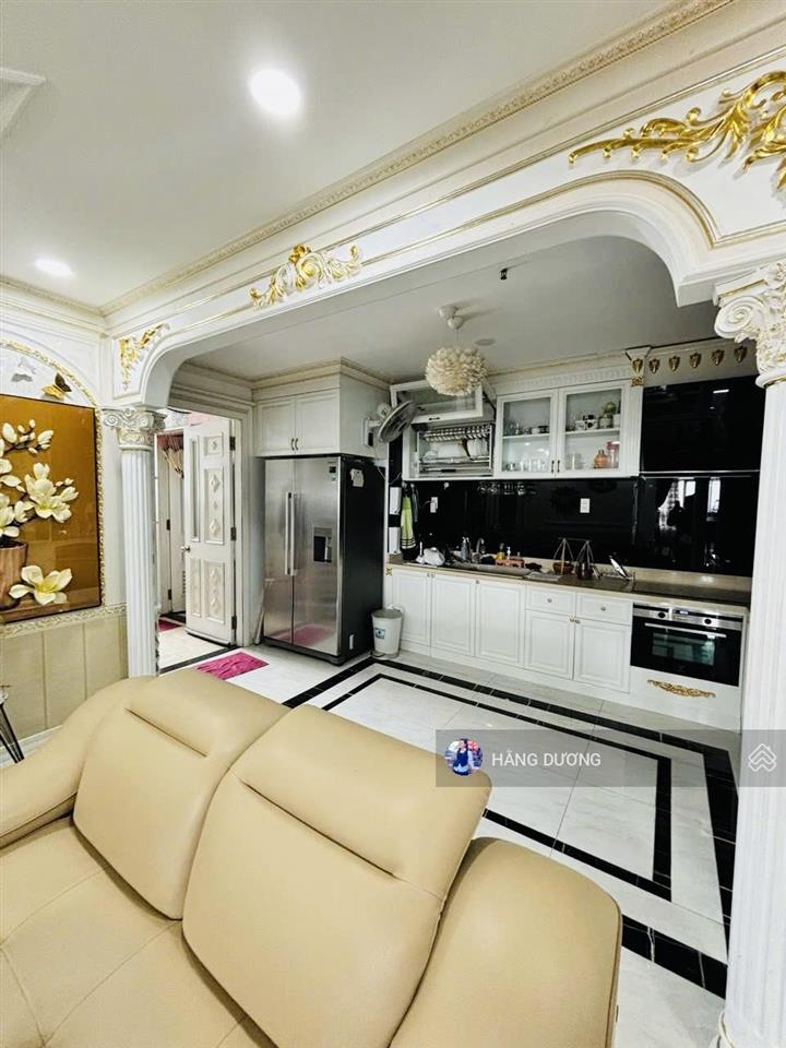 Cần bán một số căn hộ giai việt 3pn  dt 150m2 sổ hồng chính chủ. nhà đẹp thoáng. giá thương lượng