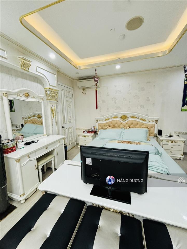 Cần bán một số căn hộ giai việt 3pn  dt 150m2 sổ hồng chính chủ. nhà đẹp thoáng. giá thương lượng