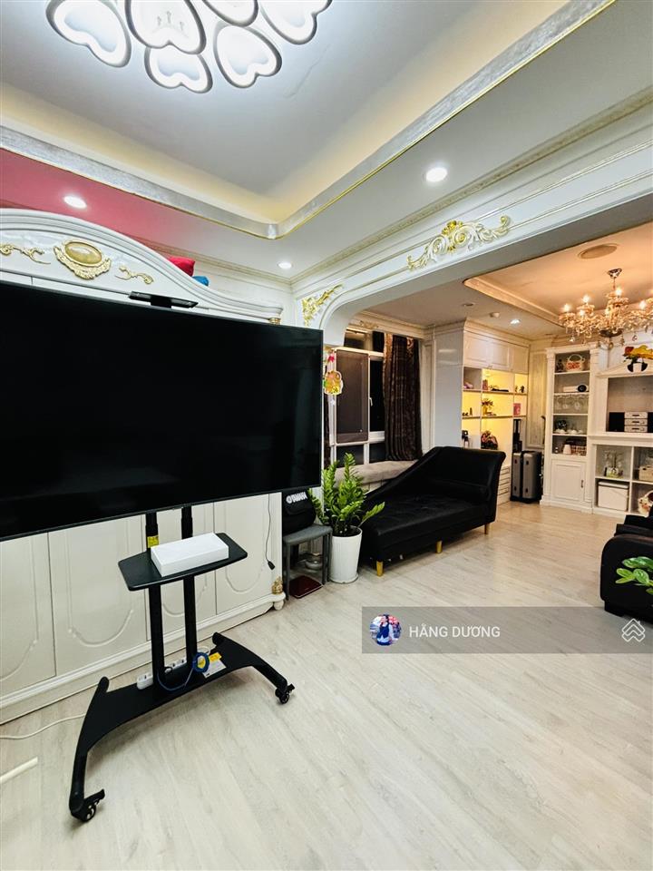 Cần bán một số căn hộ giai việt 3pn  dt 150m2 sổ hồng chính chủ. nhà đẹp thoáng. giá thương lượng