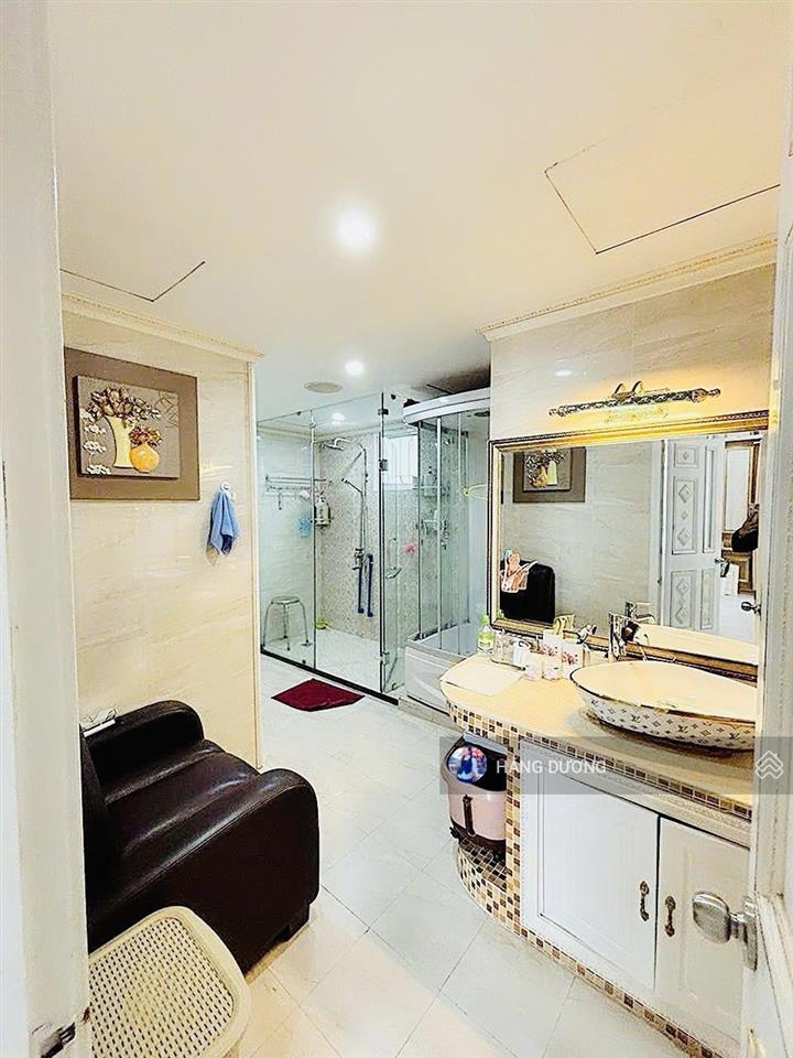 Cần bán một số căn hộ giai việt 3pn  dt 150m2 sổ hồng chính chủ. nhà đẹp thoáng. giá thương lượng