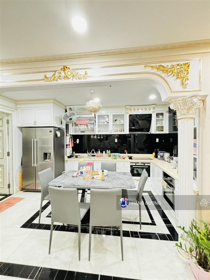 Cần bán một số căn hộ giai việt 3pn  dt 150m2 sổ hồng chính chủ. nhà đẹp thoáng. giá thương lượng