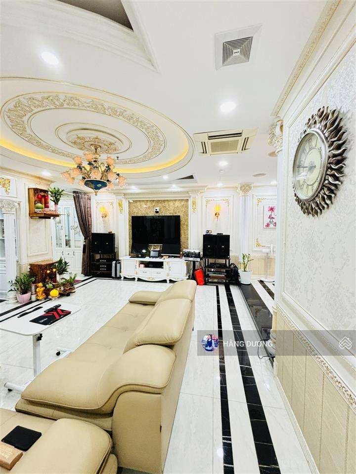 Cần bán một số căn hộ giai việt 3pn  dt 150m2 sổ hồng chính chủ. nhà đẹp thoáng. giá thương lượng