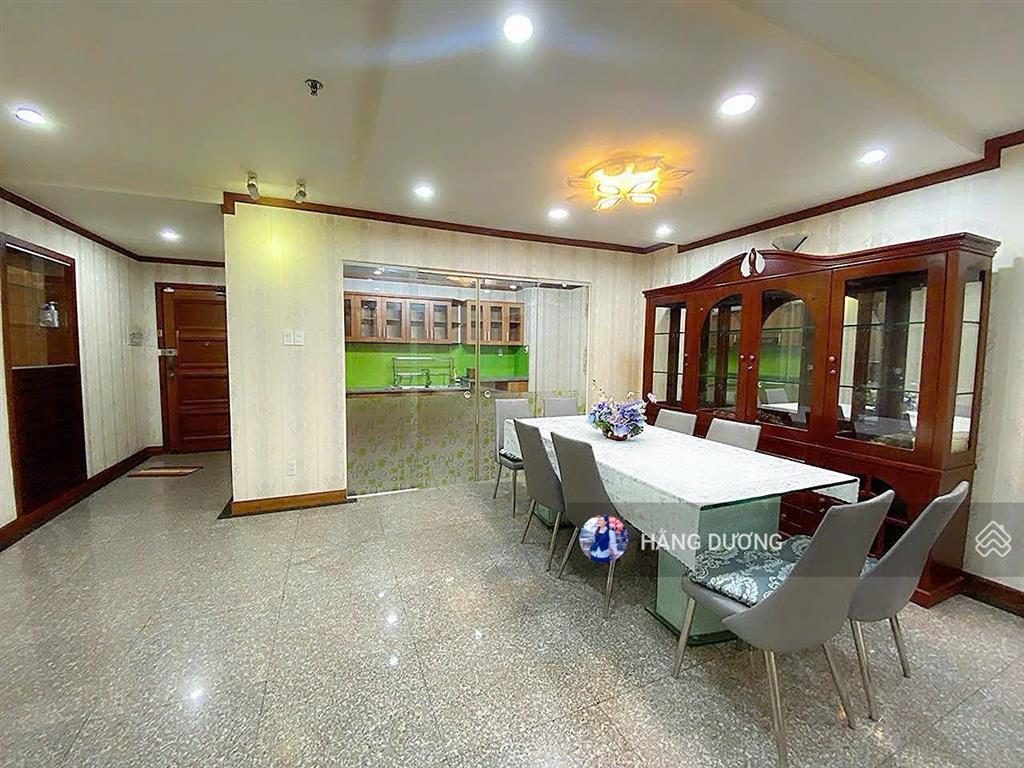 Bán căn hộ quốc cường giai việt  2pn 2wc 115m2  sổ hồng chính chủ. giá tốt/ có tttm central mall