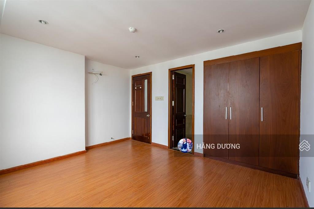 Bán căn hộ quốc cường giai việt  2pn 2wc 115m2  sổ hồng chính chủ. giá tốt/ có tttm central mall