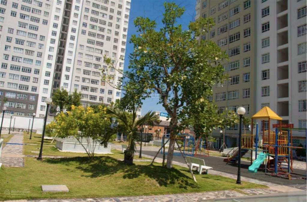 Giỏ hàng ch giai việt trống hoặc full nt cho thuê. 3pn dt lớn 150m2 giá 15tr, view đẹp thoáng mát