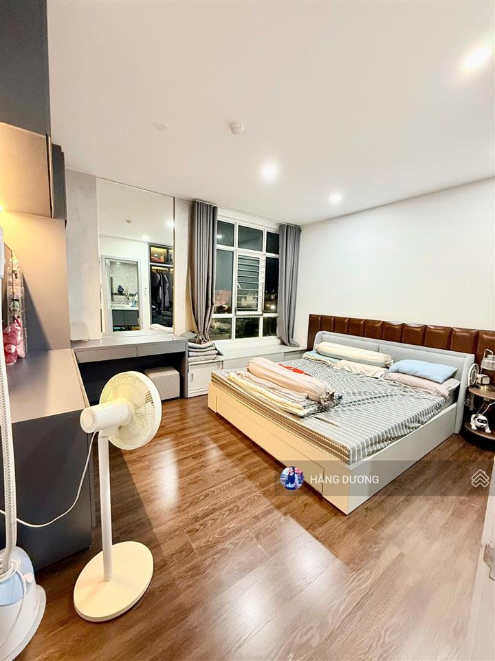 Cần bán căn hộ giai việt. 2pn 2wc  sổ hồng lâu dài. nhà sạch đẹp. giá tốt. mt tạ quang bửu có tttm