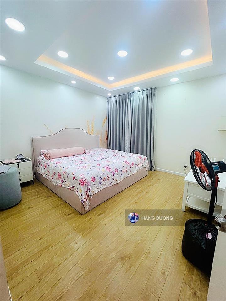 Cần bán căn hộ giai việt. 2pn 2wc  sổ hồng lâu dài. nhà sạch đẹp. giá tốt. mt tạ quang bửu có tttm