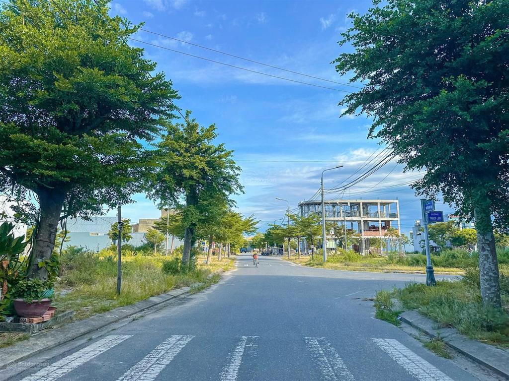 Lên lô ngay kđt điện ngọc gần fpt dân cư đông đúc, kinh doanh, đầu tư.  ngay zalo 24/7