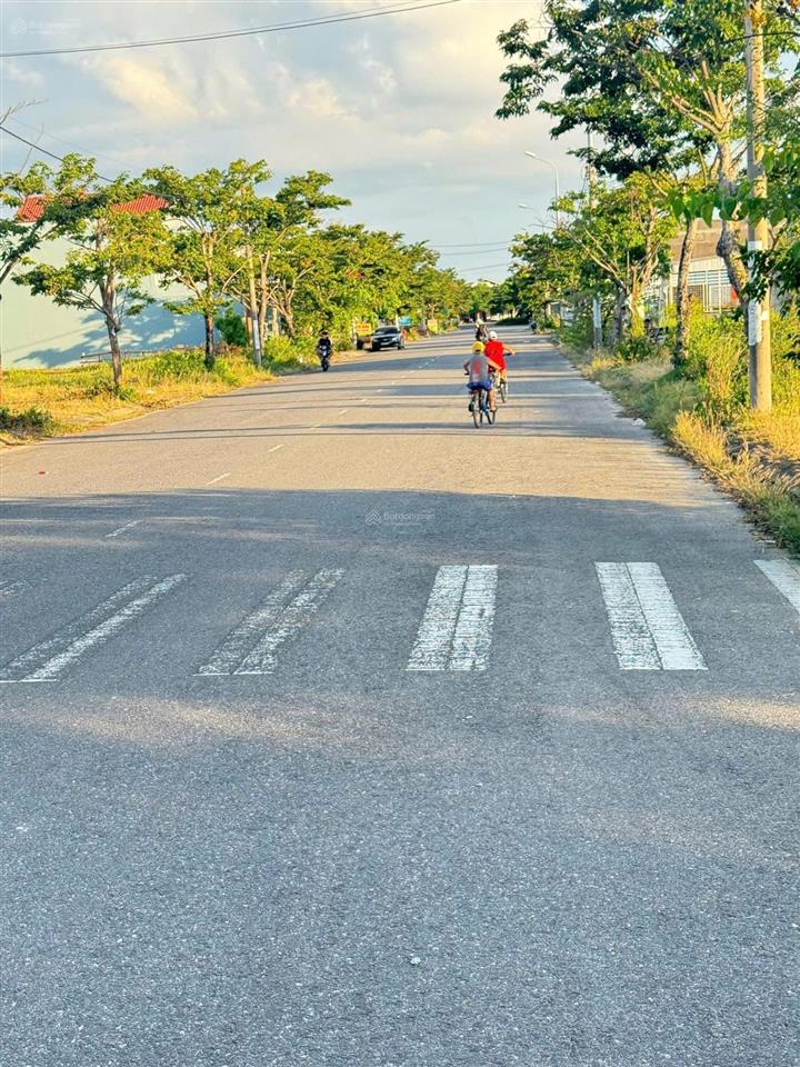 Lên lô ngay kđt điện ngọc gần fpt dân cư đông đúc, kinh doanh, đầu tư.  ngay zalo 24/7