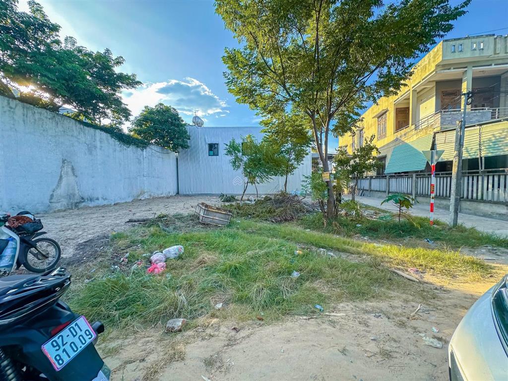 Bê tông rộng 3  4m gần trần hưng đạo, trần thủ độ và fpt.  ngay zalo 24/7