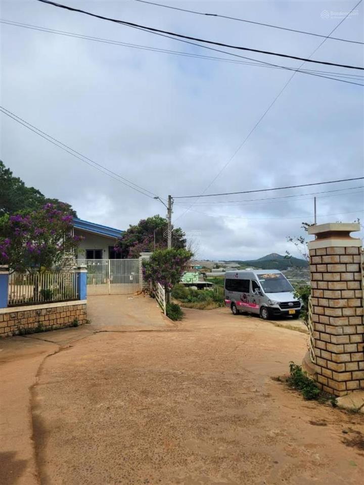 Bán đất 2 mặt tiền đẹp đường ô tô 4m cách trung tâm 12km