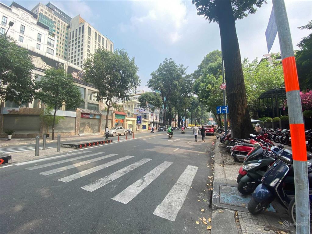 Cho thuê 2 mặt tiền 10 phạm ngọc thạch và hồ con rùa, q3, dt 18x30m, 1 trệt 3 lầu, dtsd 2.200 m2