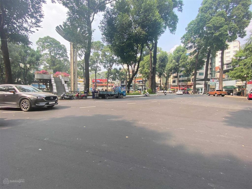 Cho thuê 2 mặt tiền 10 phạm ngọc thạch và hồ con rùa, q3, dt 18x30m, 1 trệt 3 lầu, dtsd 2.200 m2
