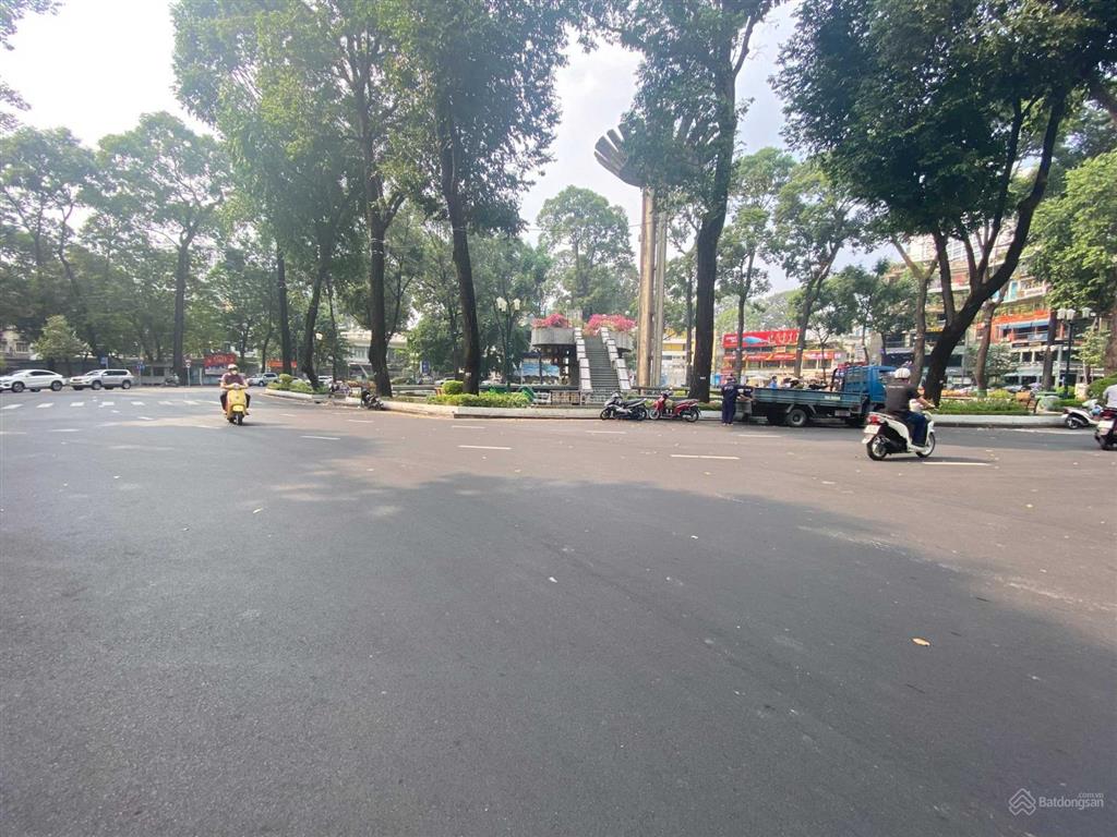 Cho thuê 2 mặt tiền 10 phạm ngọc thạch và hồ con rùa, q3, dt 18x30m, 1 trệt 3 lầu, dtsd 2.200 m2
