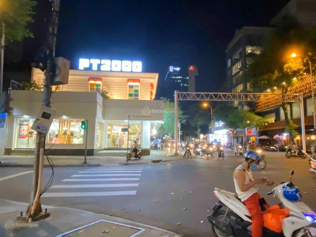 Cho thuê 2 mặt tiền số 104 hai bà trưng  ntmk, q1, dt 25x20m, 1 trệt 2 lầu, dtsd 1.500m2