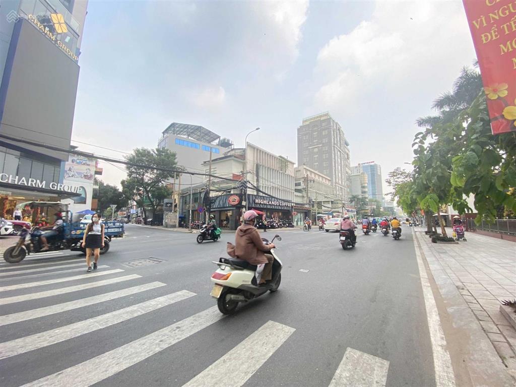 Cho thuê tòa 2 mặt tiền số 92 cách mạng tháng 8, quận 3, dt 20x25m, 2 hầm 12 lầu, dtsd 2.500m2