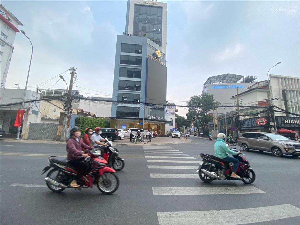 Cho thuê tòa 2 mặt tiền số 92 cách mạng tháng 8, quận 3, dt 20x25m, 2 hầm 12 lầu, dtsd 2.500m2