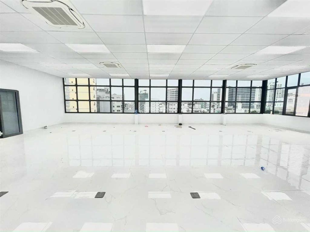 Cho thuê góc 2mt 101 sương nguyệt ánh  tôn thất tùng, q1, 17x22m, 1 trệt 4 lầu giá thuê 400 tr/th