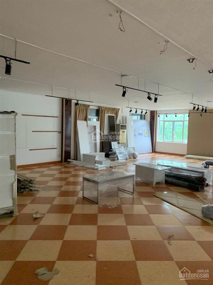 Cho thuê 26  27  28 song hành, quận 2, 22x25m, 1 hầm, 3 lầu, dtsd 2.200m2, giá thuê 230tr/th