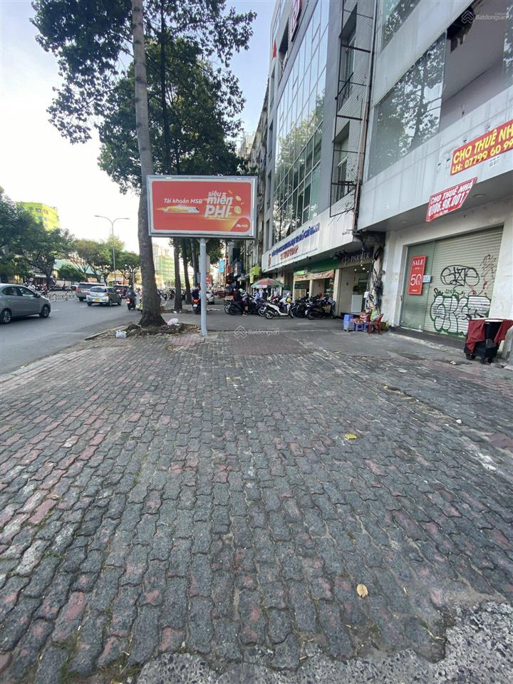 Cho thuê 2 mặt tiền 211 nguyễn thái học với phạm ngũ lão, dt 20x25m, 1 trệt, 1 lầu, dtsd 1300m2