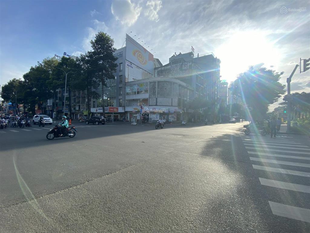 Cho thuê 2 mặt tiền 211 nguyễn thái học với phạm ngũ lão, dt 20x25m, 1 trệt, 1 lầu, dtsd 1300m2