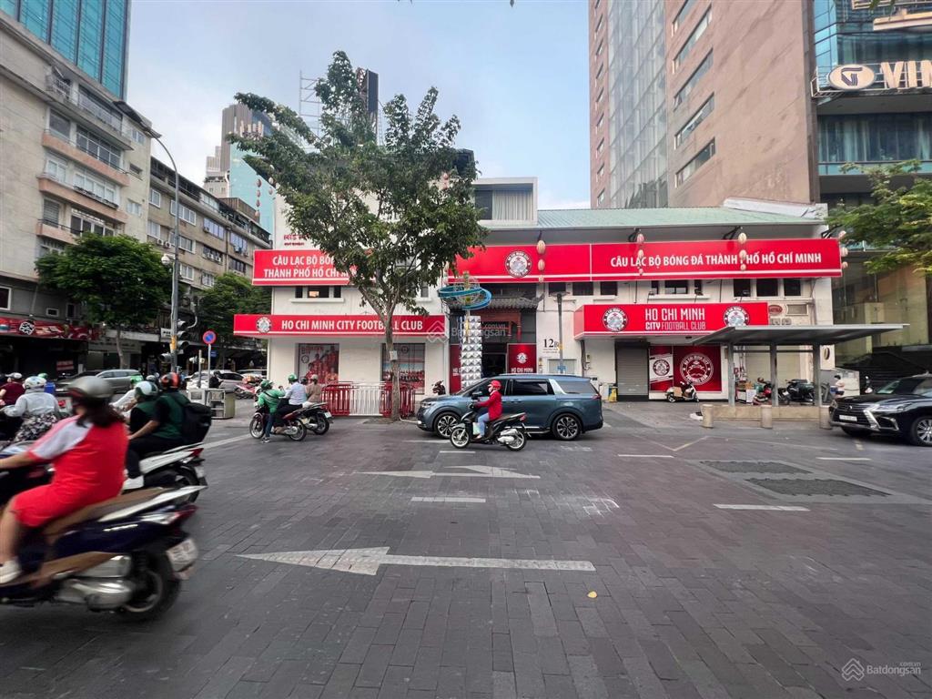 Cho thuê góc 2mt số 12 nguyễn huệ  ngô đức kế, quận 1, dt 30x27m, 1 trệt 2 lầu, dtsd 2.000m2