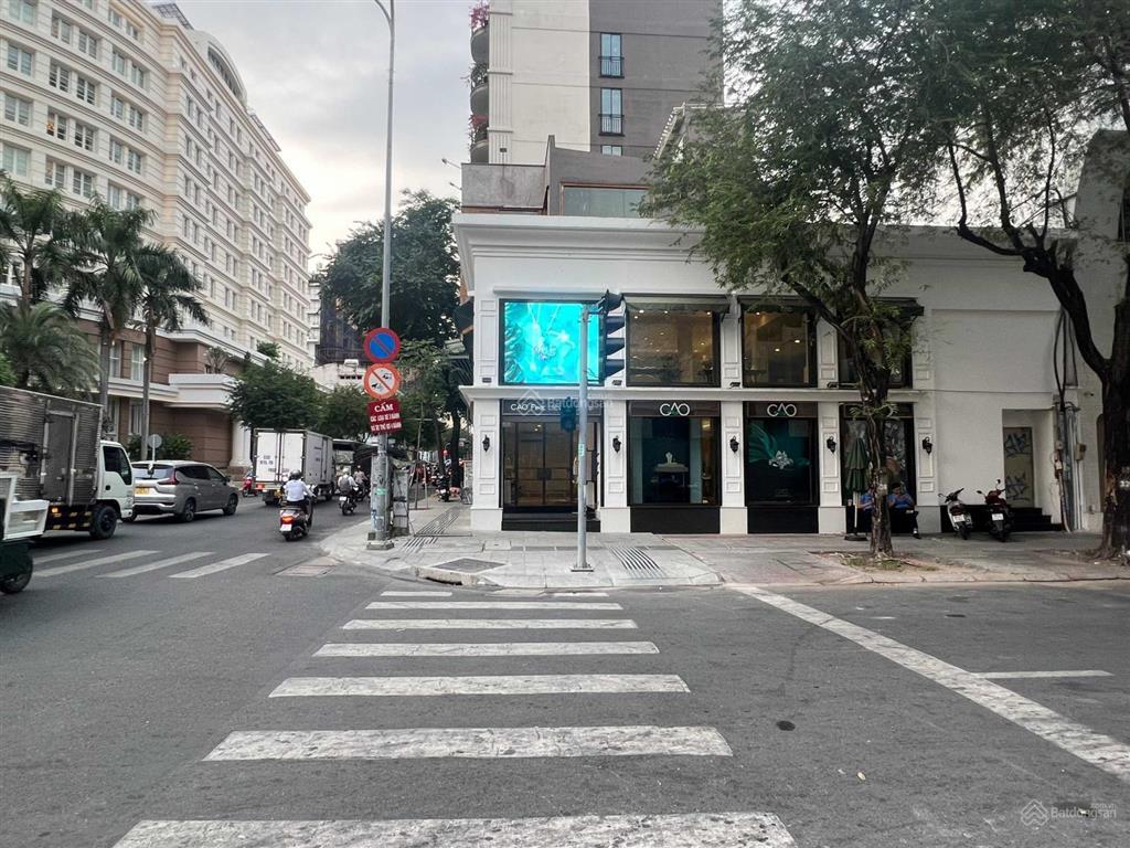 Cho thuê góc 2mt số 74 hai bà trưng  cao bá quát, quận 1, dt 15x19m, 1 trệt 1 lầu, dtsd 600m2