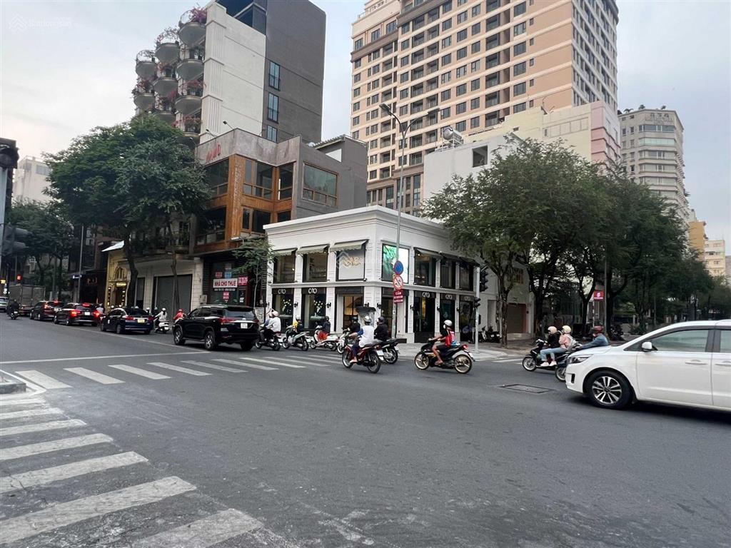 Cho thuê góc 2mt số 74 hai bà trưng  cao bá quát, quận 1, dt 15x19m, 1 trệt 1 lầu, dtsd 600m2